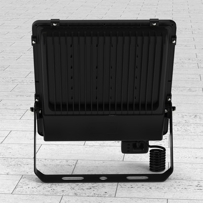 200W Outdoor LED Floodlight 3000K ? 30,000 lm, 90�, CRI80, PIR Motion Sensor